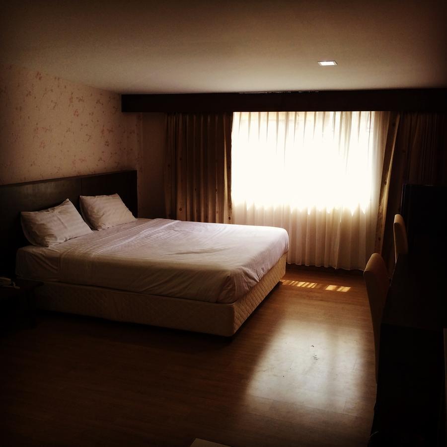 Iraqi Hotel Makkasan Екстер'єр фото