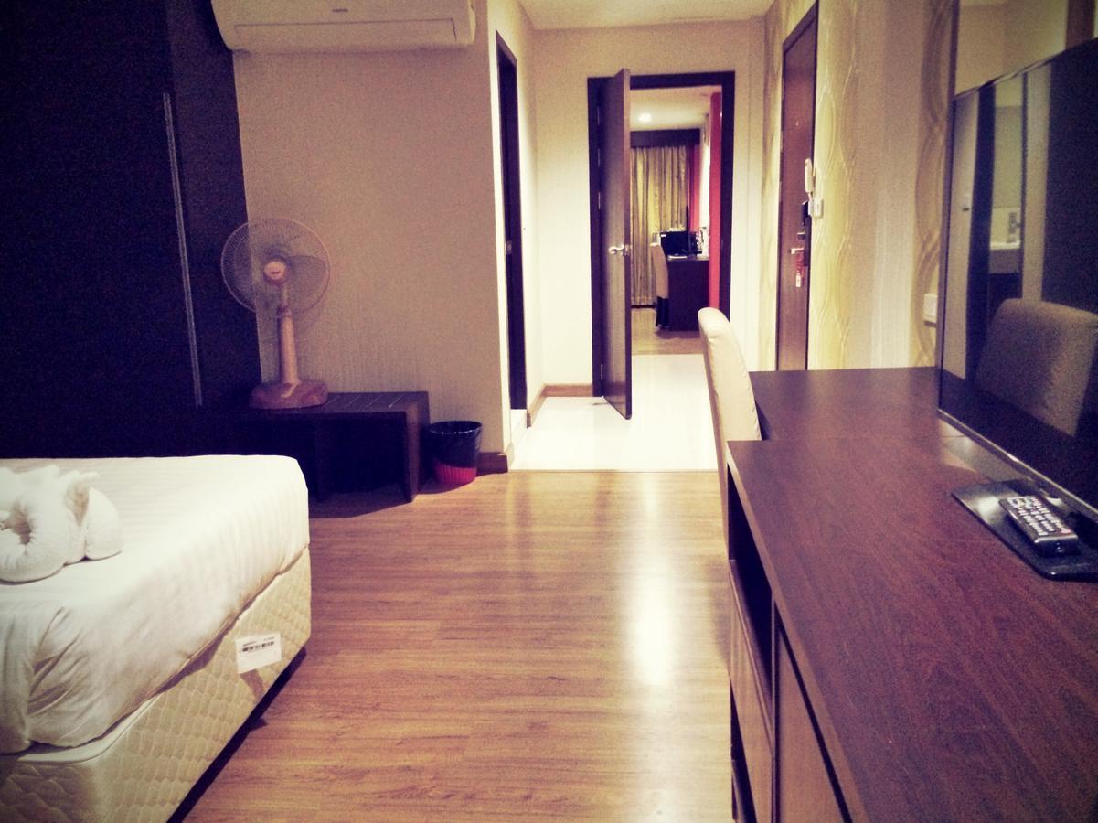Iraqi Hotel Makkasan Екстер'єр фото